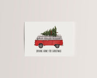 Driving Home for Christmas – Roter Bulli mit Baum