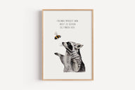 Waschbär und Hummel - Kunstdruck