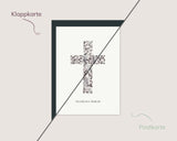 Herzliches Beileid – Florales Kreuz in warmem Grau