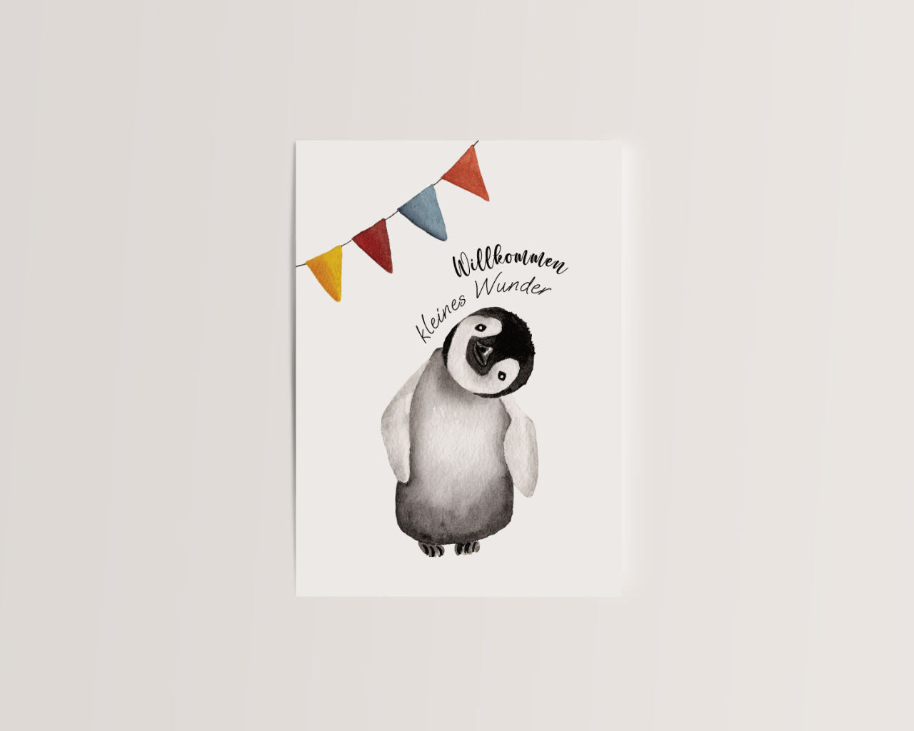 Willkommen, kleines Wunder. – Babypinguin mit Wimpelkette