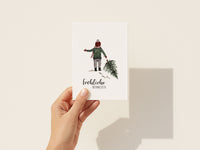 Fröhliche Weihnachten – Junge mit Tannenbaum