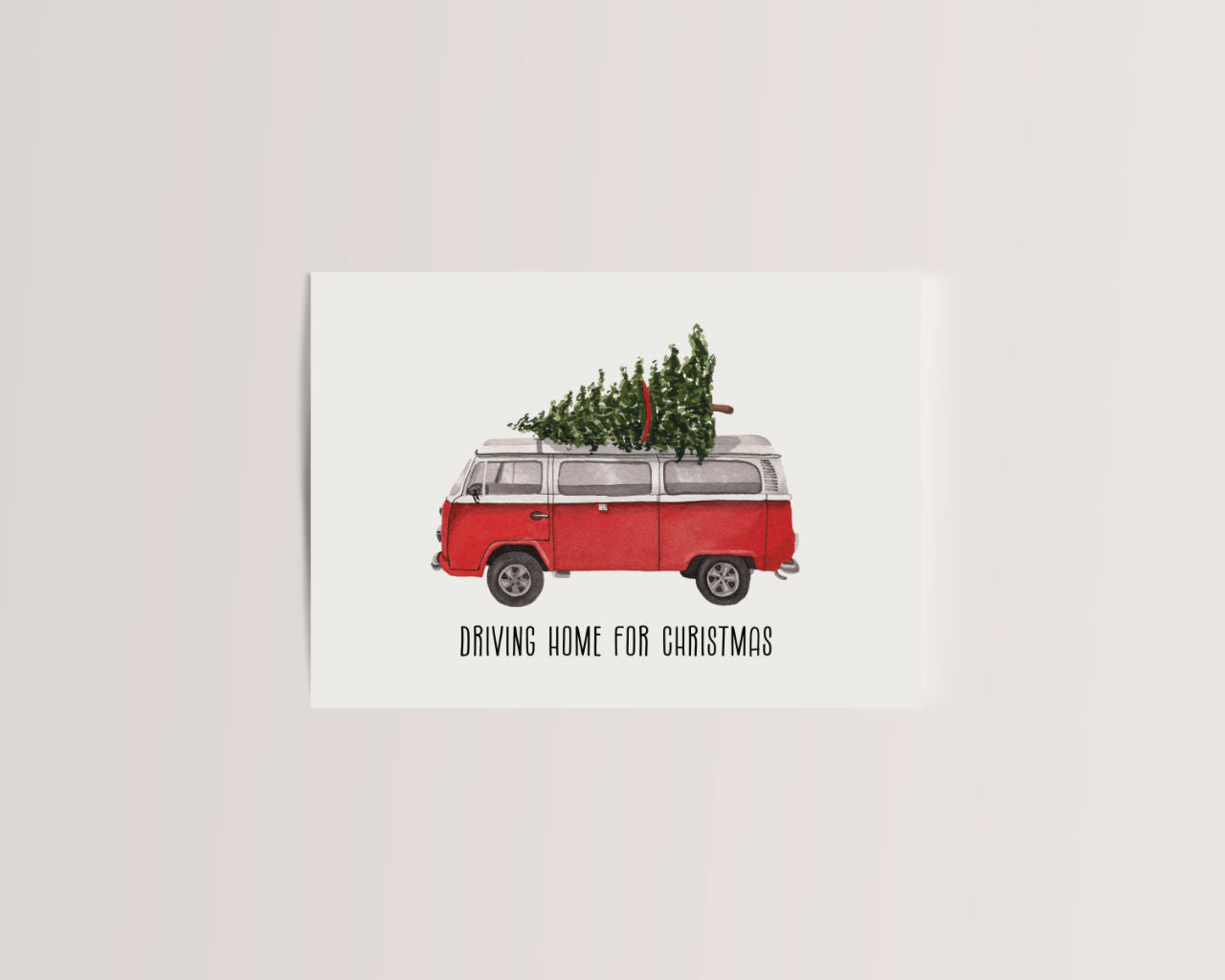 Driving Home for Christmas – Roter Bulli mit Baum