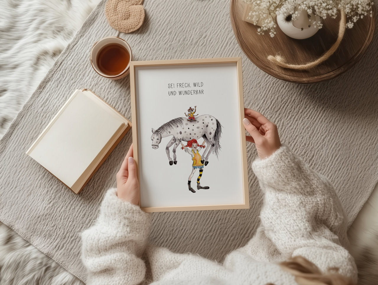 Mädchen mit Pferd & Affe - Kunstdruck